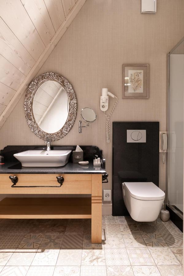 Premiere Single Room